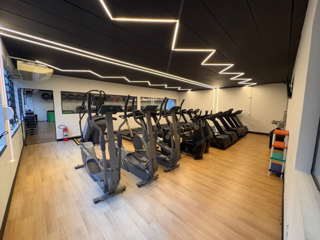 Academia Espaço Vital Santo André Cardio com elípticos, bikes e esteiras da Academia Espaço Vital em Santo André